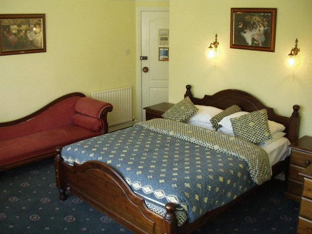 The Dial House Guest House Oxford Room photo